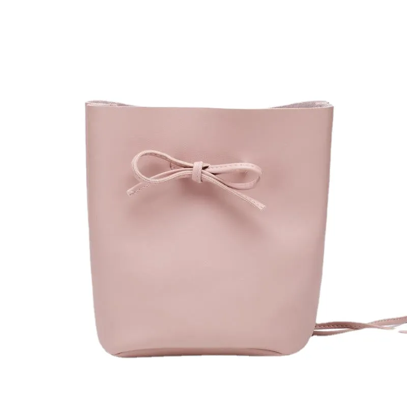 2025 new women's bag, high-end versatile shoulder bag, Korean style trendy fashion tote bag, simple large capacity mother-in-law bag
