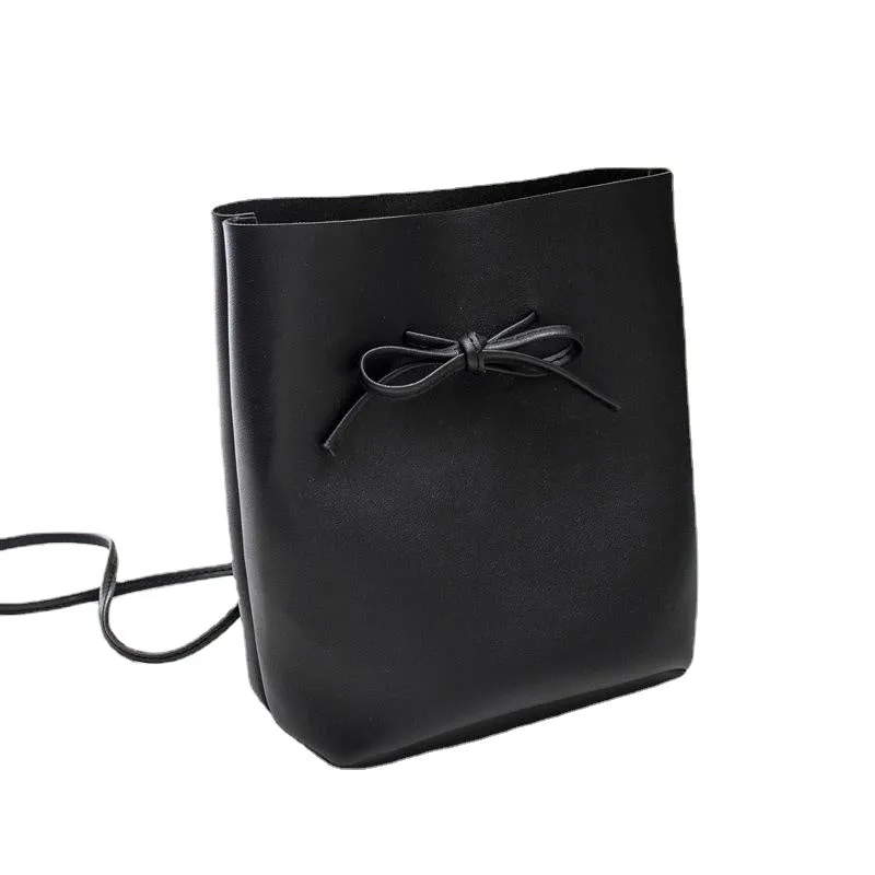 2025 new women's bag, high-end versatile shoulder bag, Korean style trendy fashion tote bag, simple large capacity mother-in-law bag