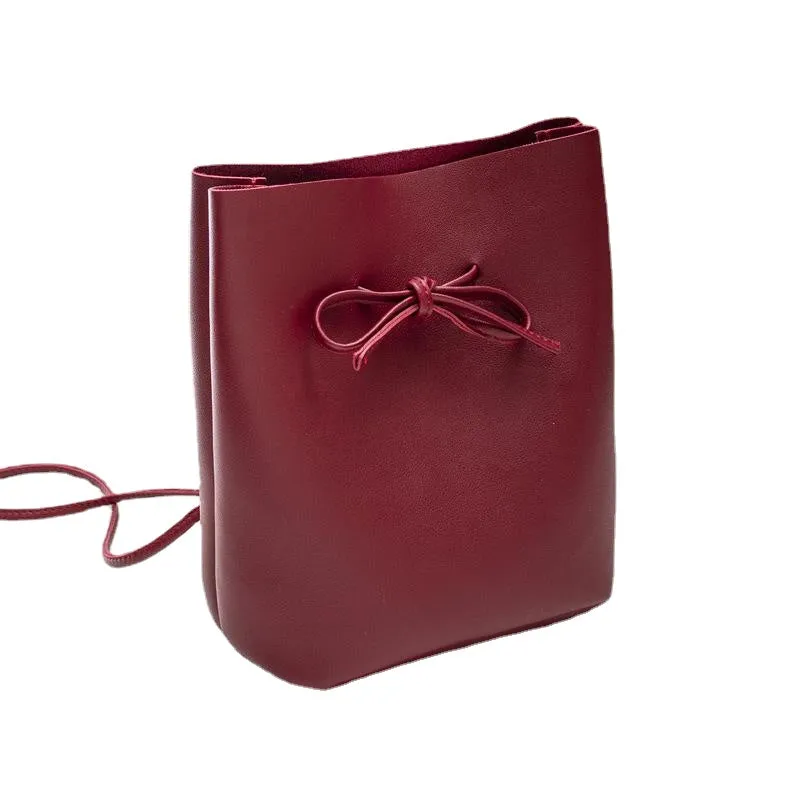 2025 new women's bag, high-end versatile shoulder bag, Korean style trendy fashion tote bag, simple large capacity mother-in-law bag