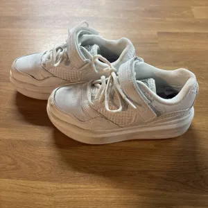And1 White Sneakers - 13