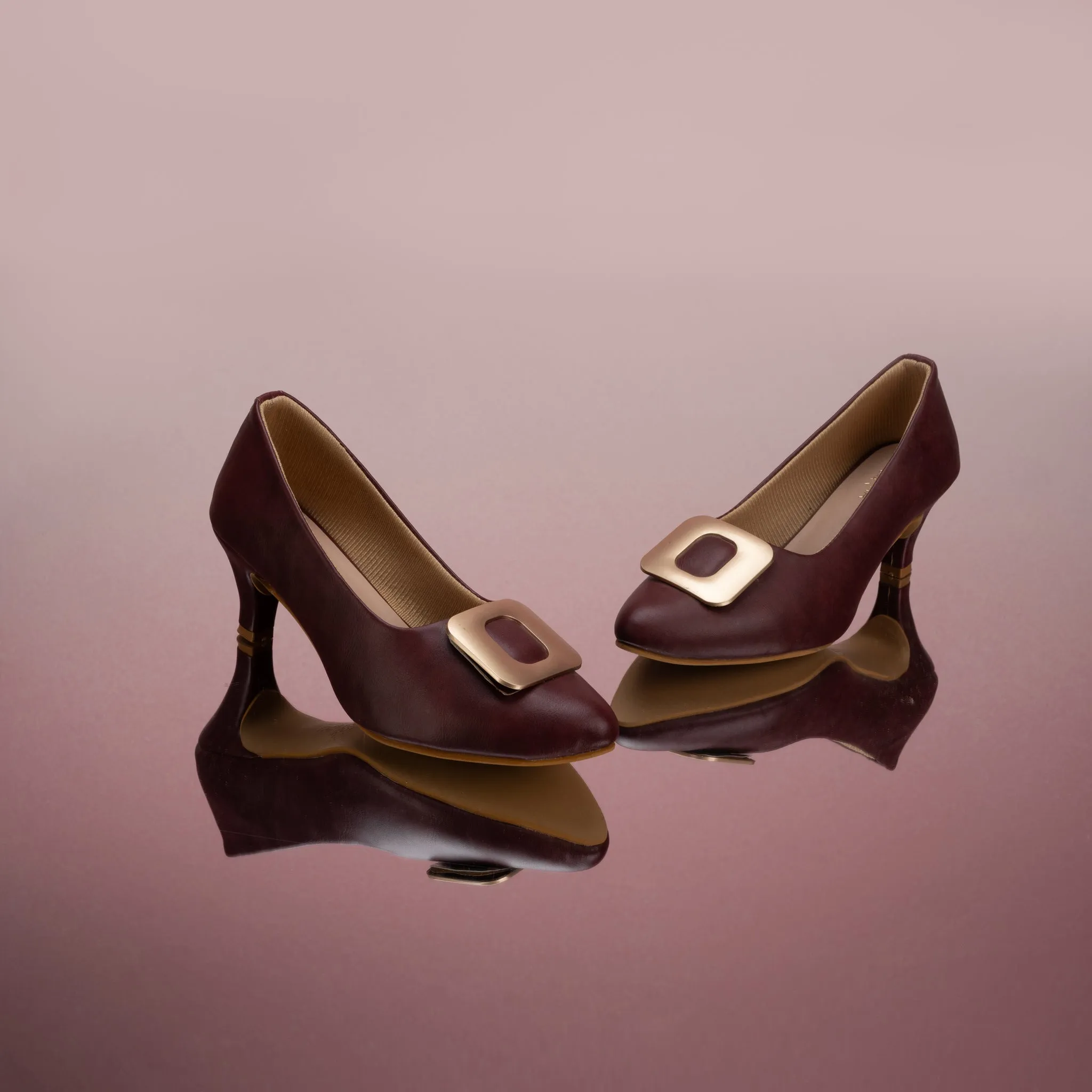 Betty Solid Pumps