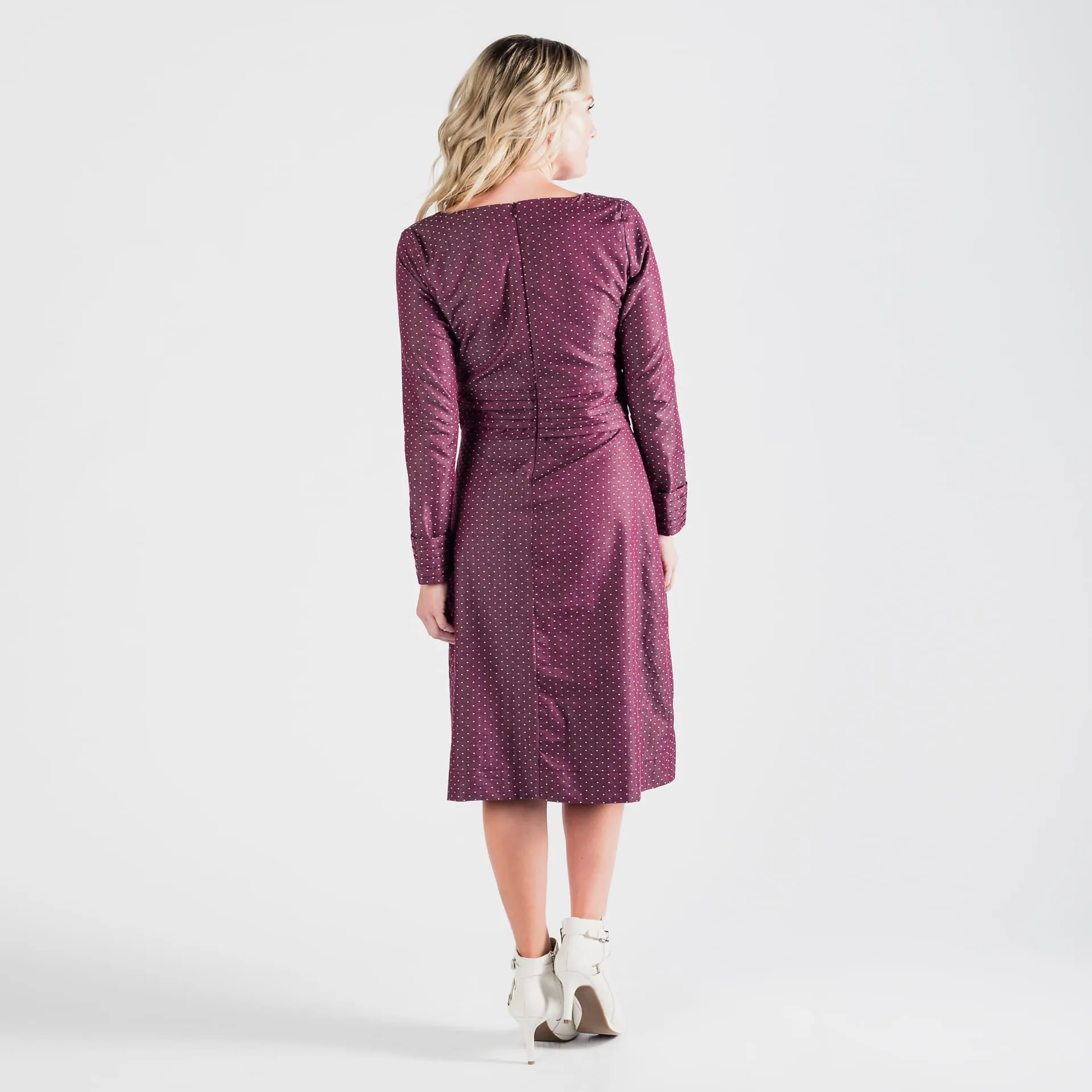 Elisabeth in Plum