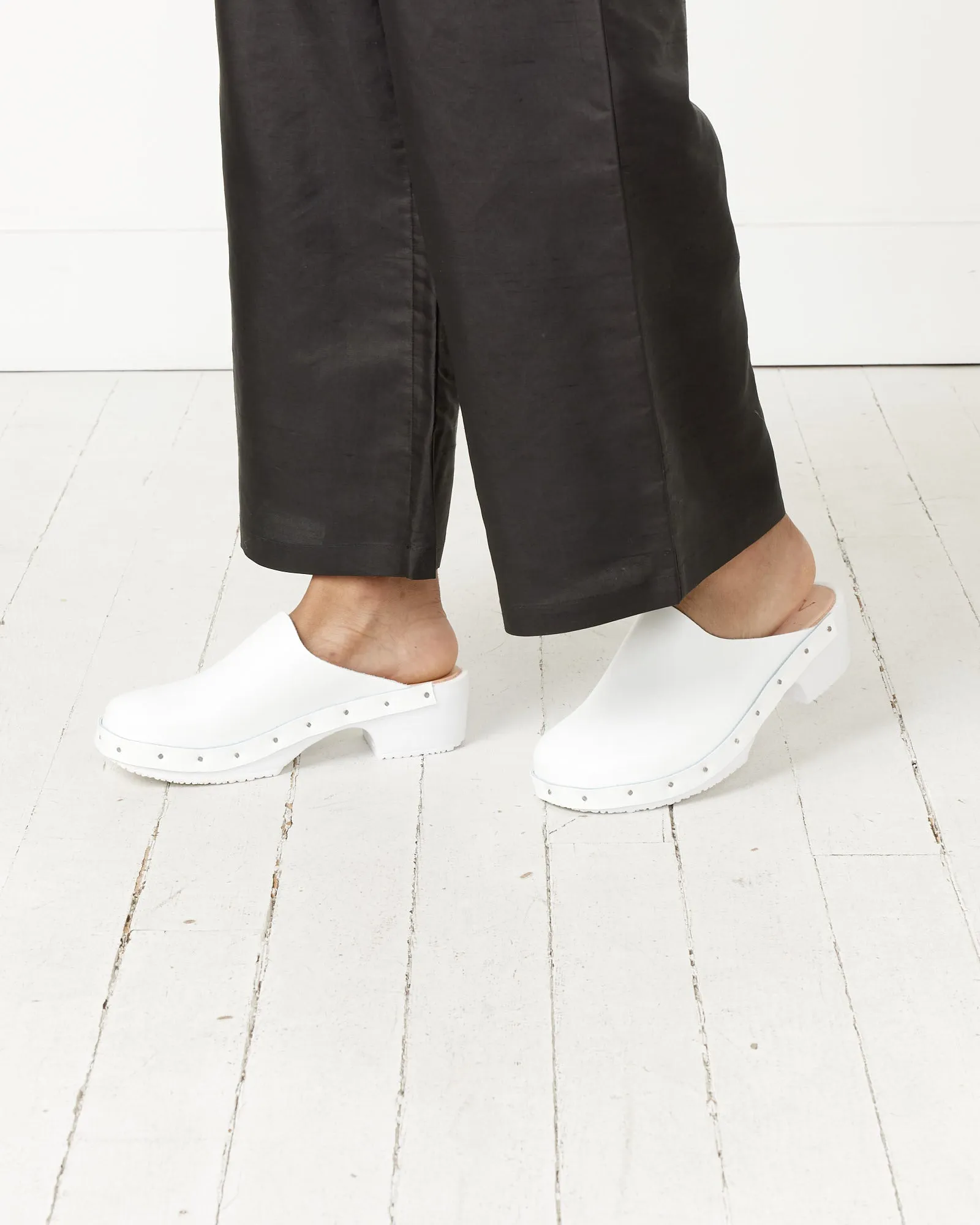 Jill Clog in White