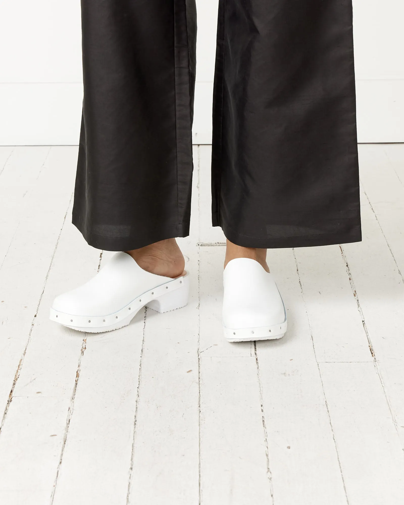 Jill Clog in White