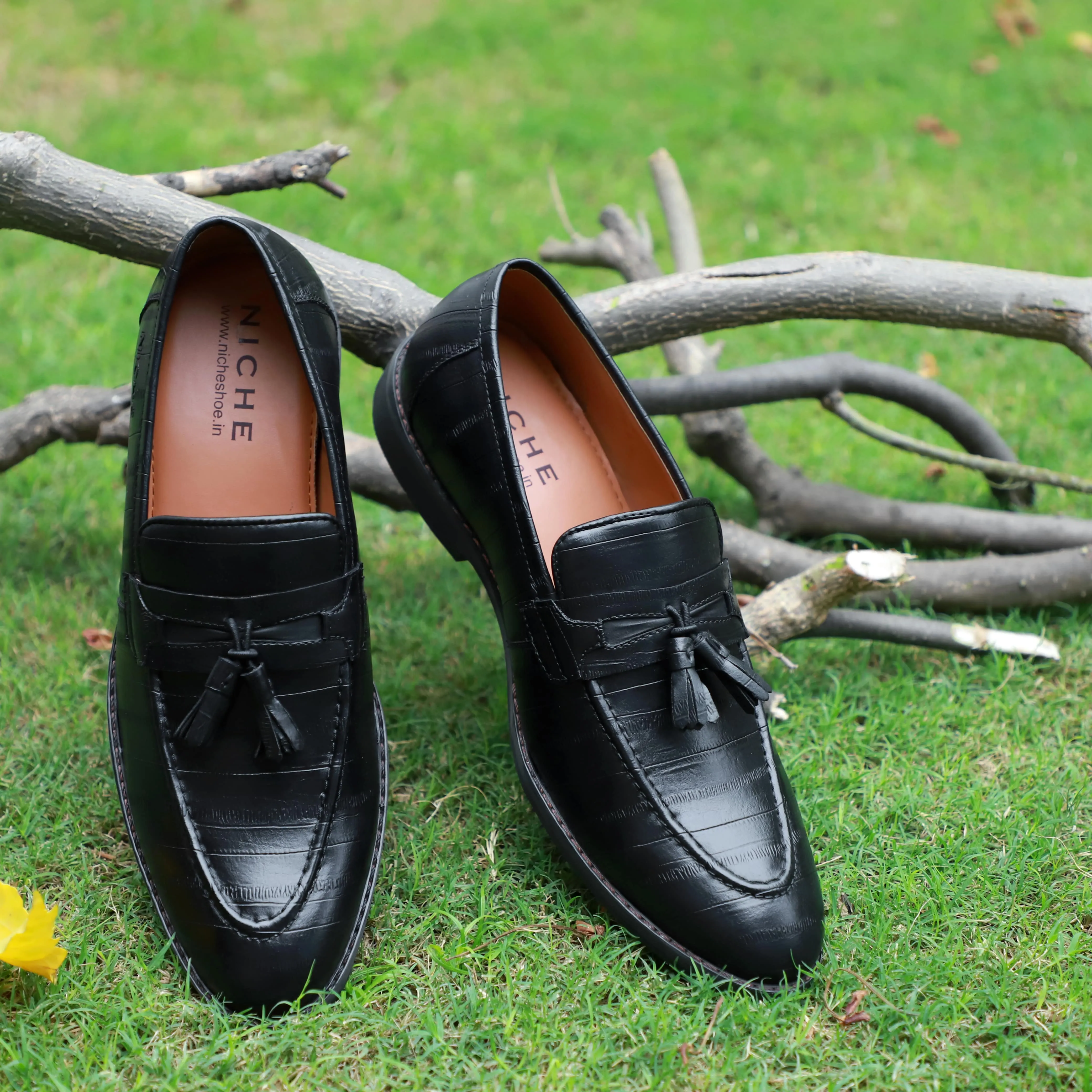 NICHE Black Fish Pattern Tassel Loafer