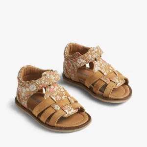 Sandal Bray - tan white flower