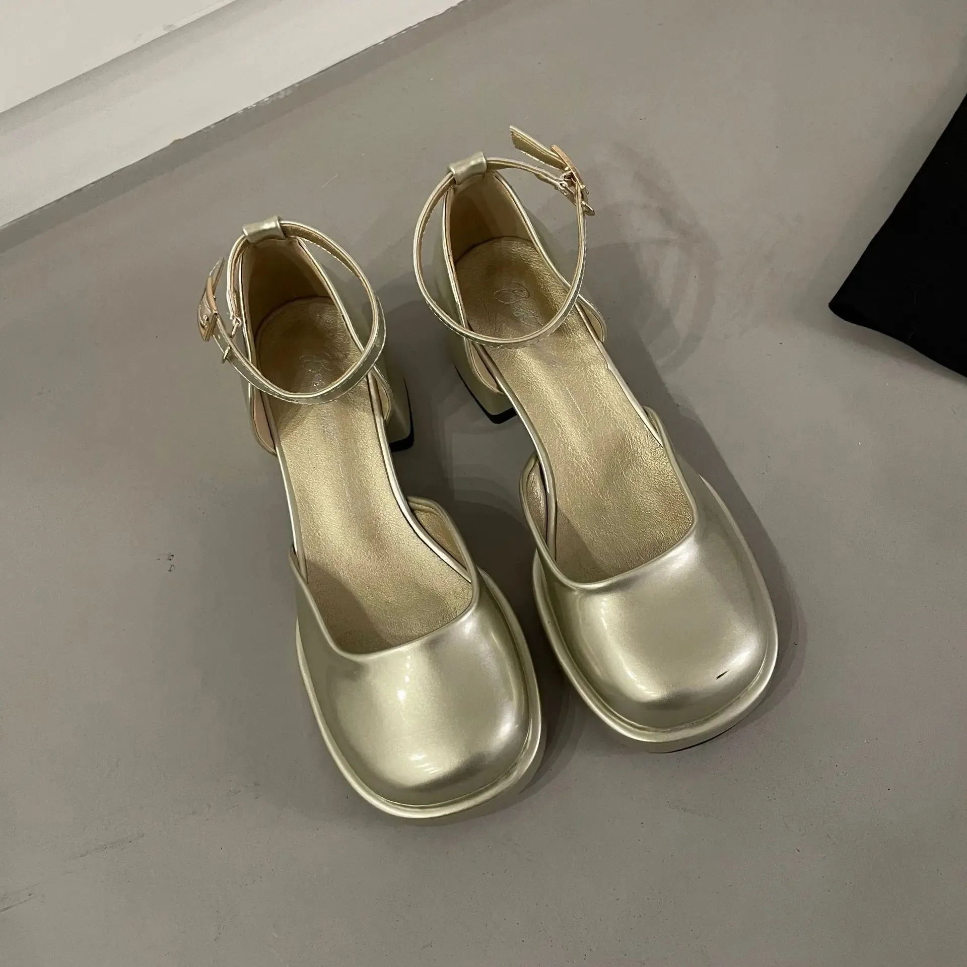 Sohiwoo Small Group Baotou Lacquered Leather Flat Heel Shallow Mouth Round Head Small Fresh Mary Jane Versatile Women's Shoes